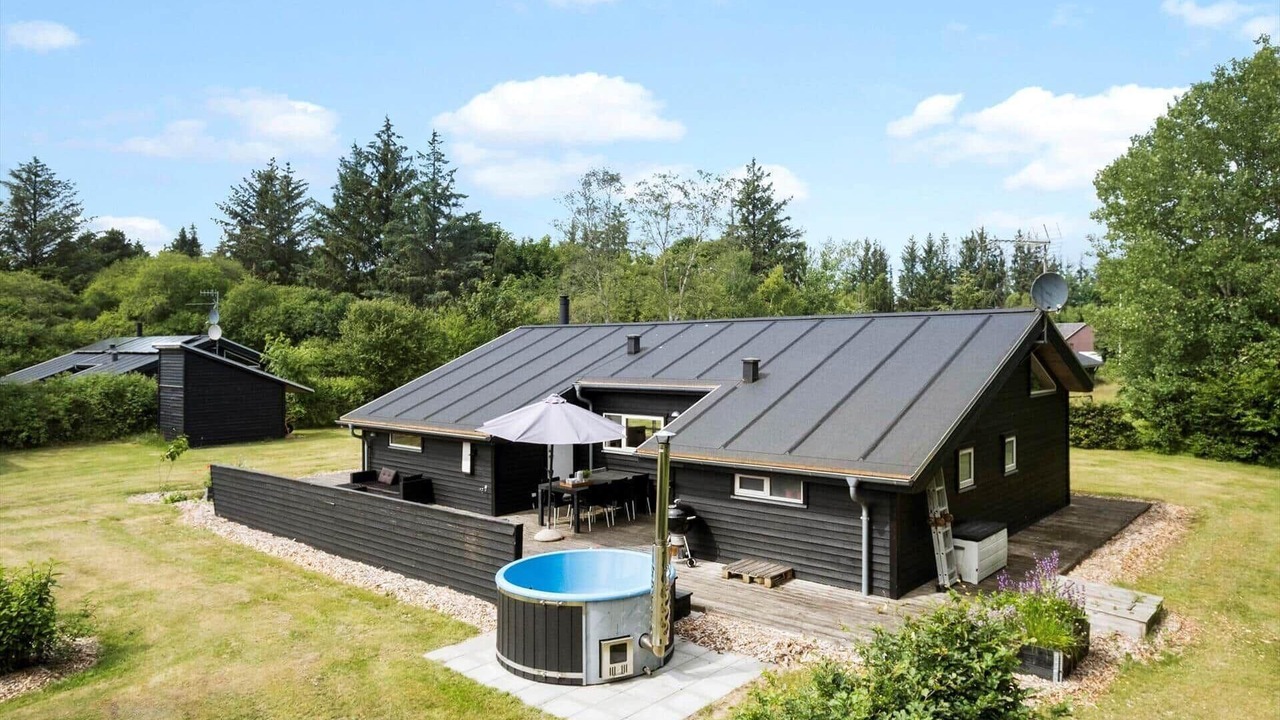 Photo of Outdoor in Asaa