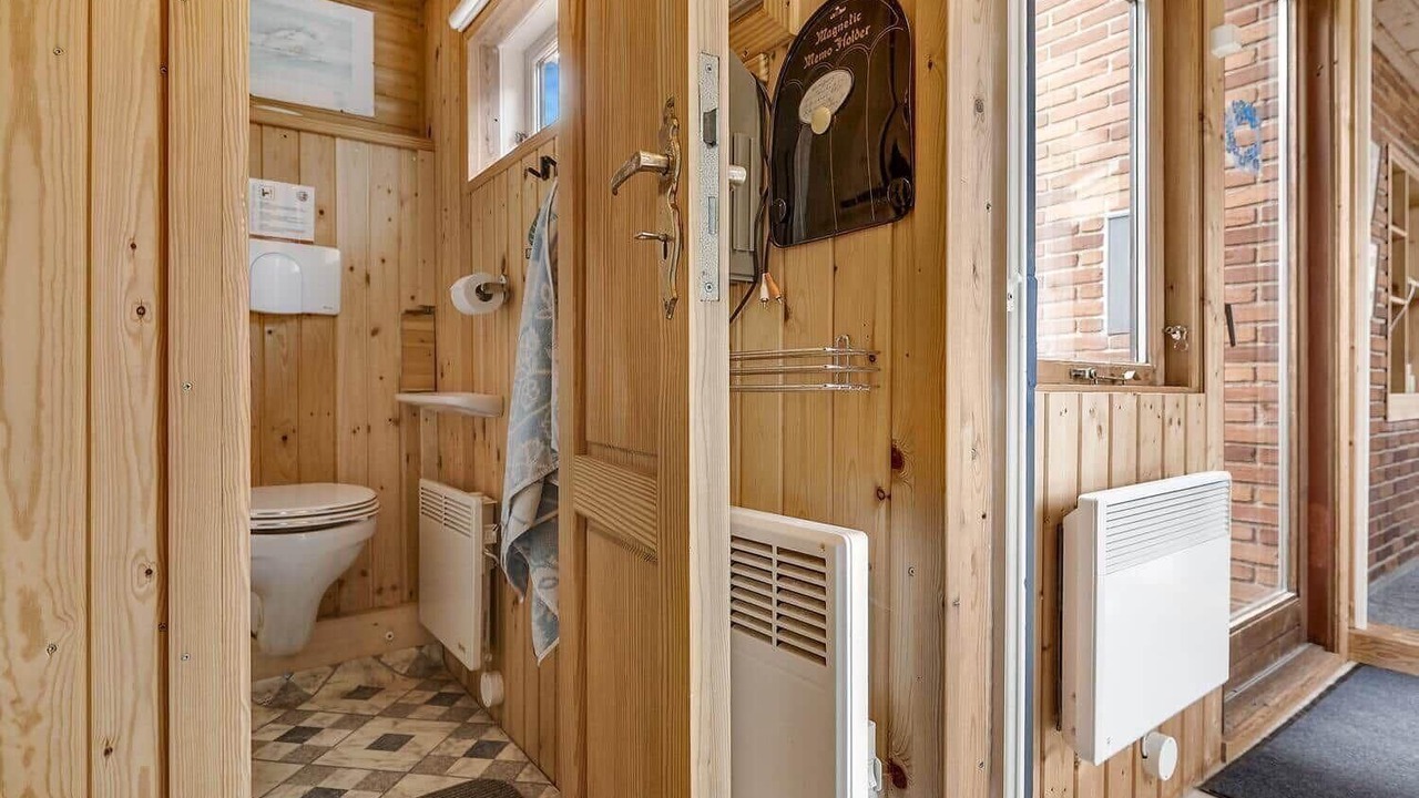 Photo of Bathroom in Beder Malling