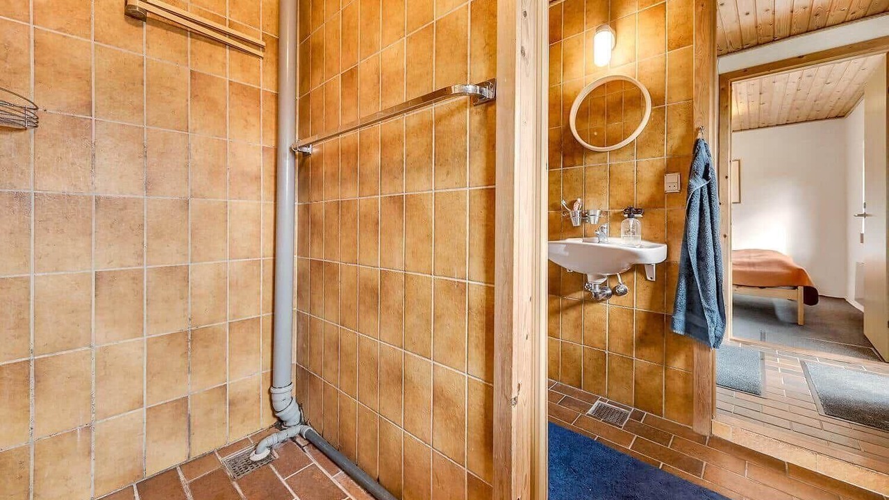 Photo of Bathroom in Beder Malling