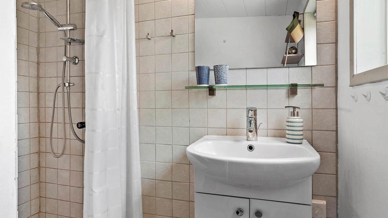 Photo of Bathroom in Beder Malling