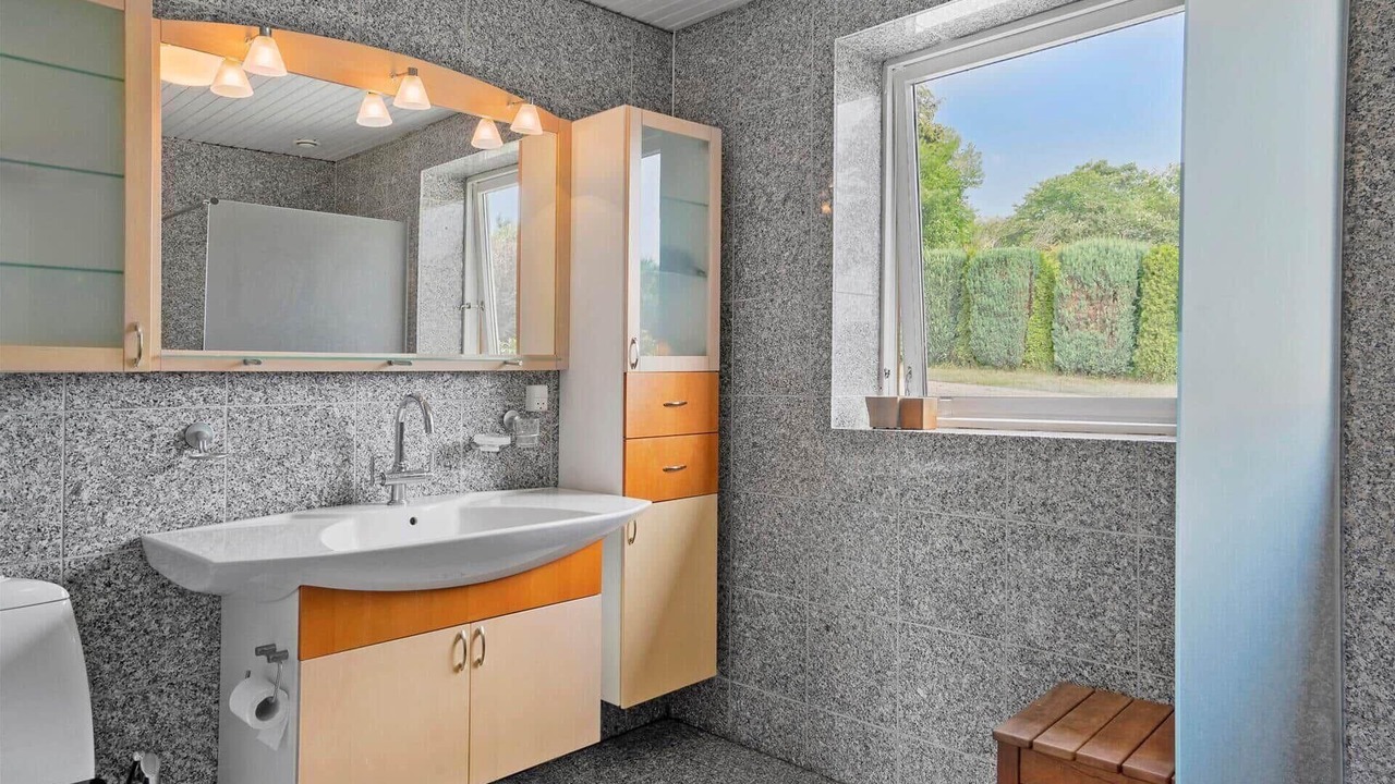 Photo of Bathroom in Beder Malling