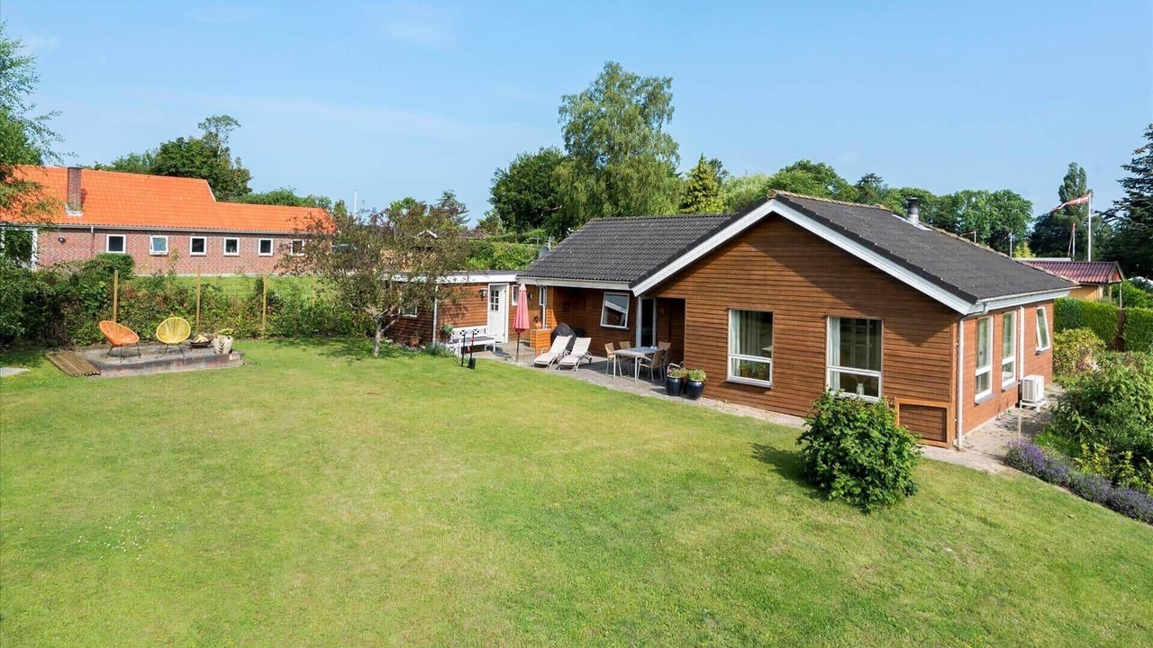 Photo of Outdoor in Beder Malling
