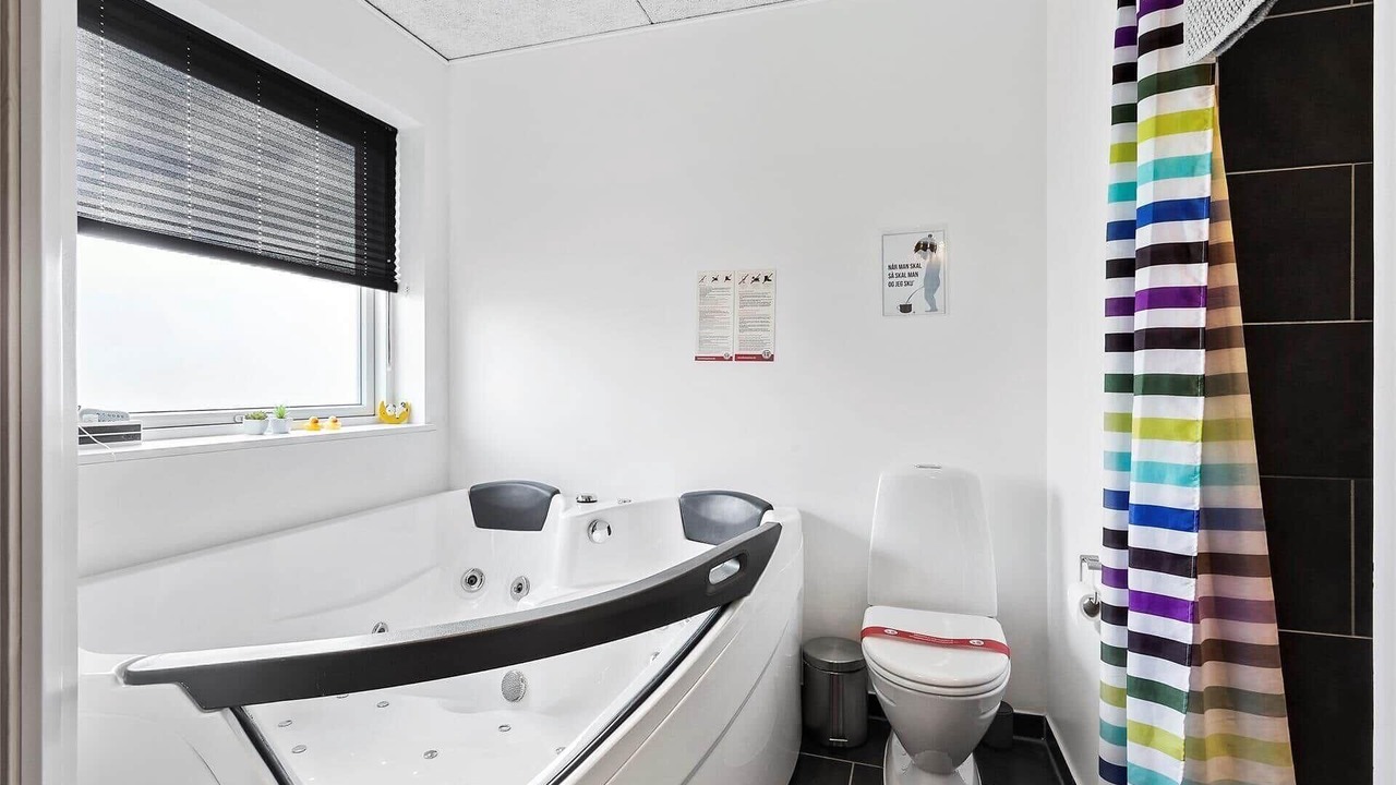 Photo of Bathroom in Hou