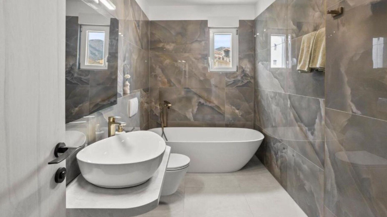 Photo of Bathroom in Duce