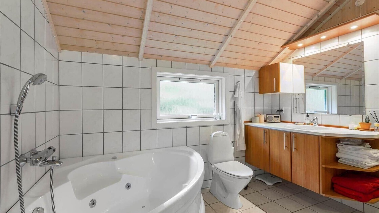 Photo of Bathroom in Holloselund