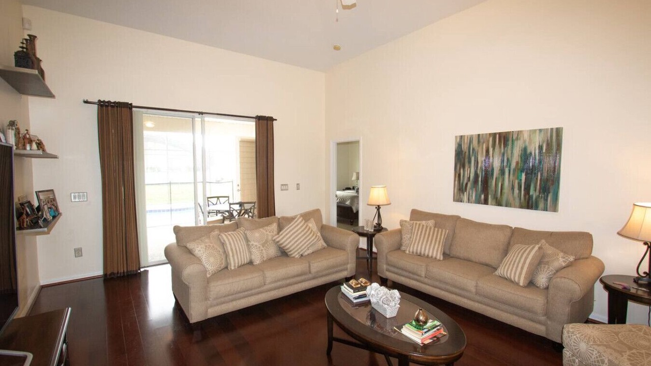 Photo of Livingroom in Crystal Cove