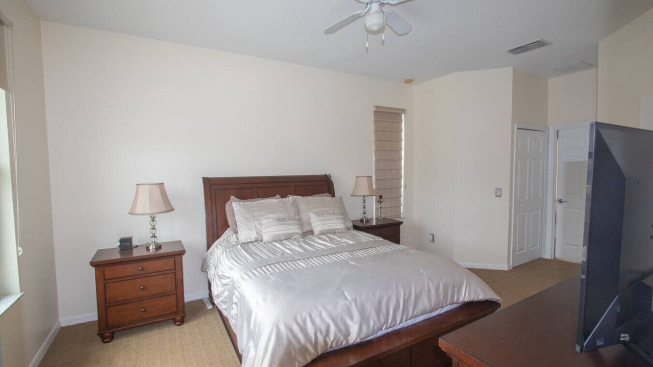 Photo of Bedroom in Crystal Cove