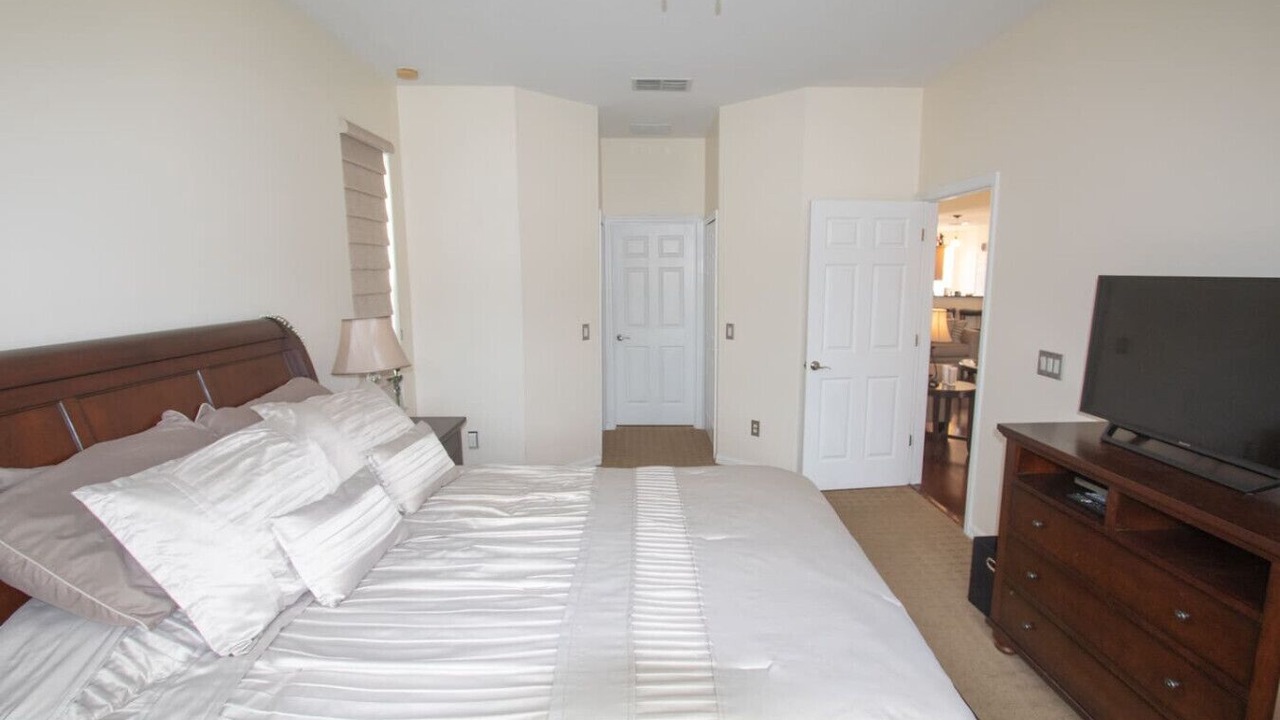 Photo of Bedroom in Crystal Cove