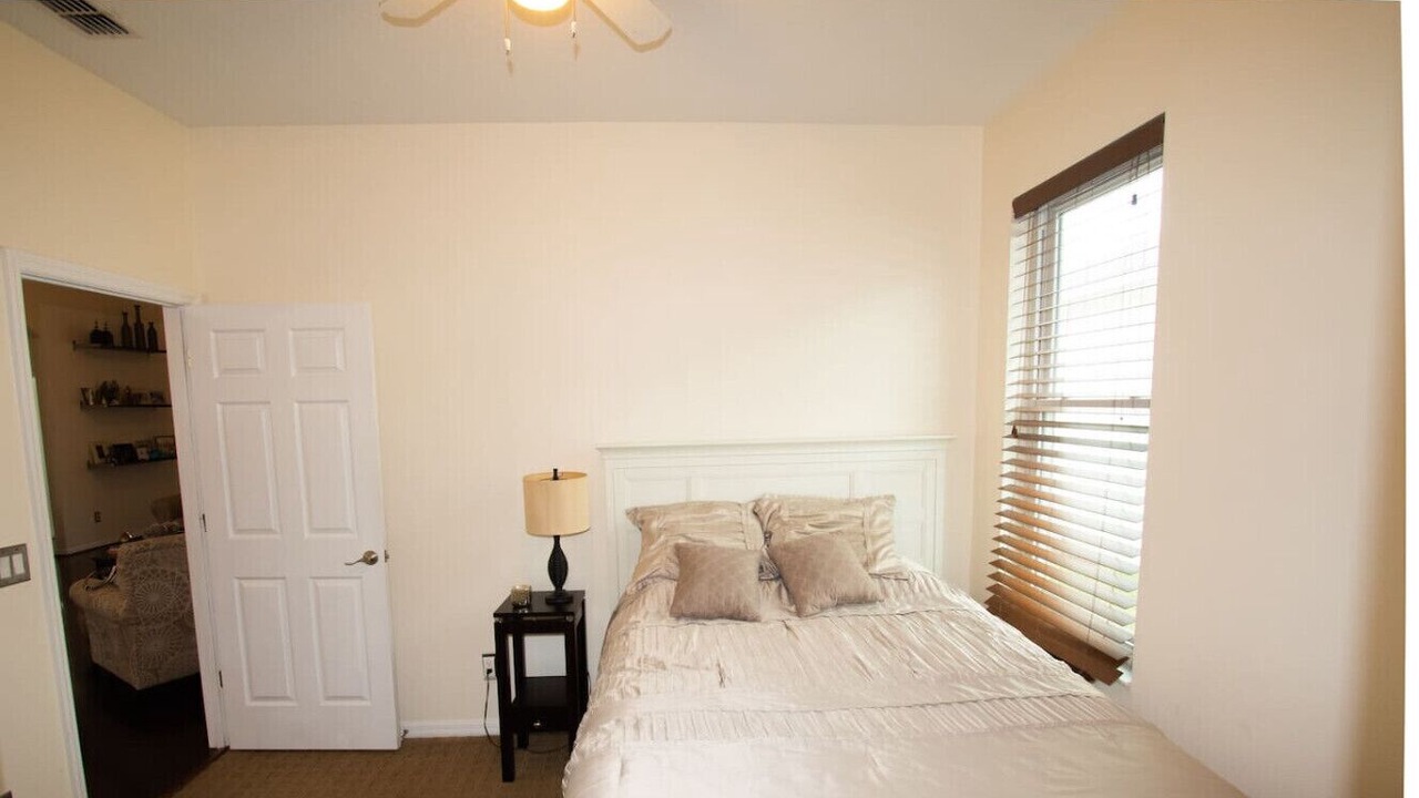 Photo of Bedroom in Crystal Cove