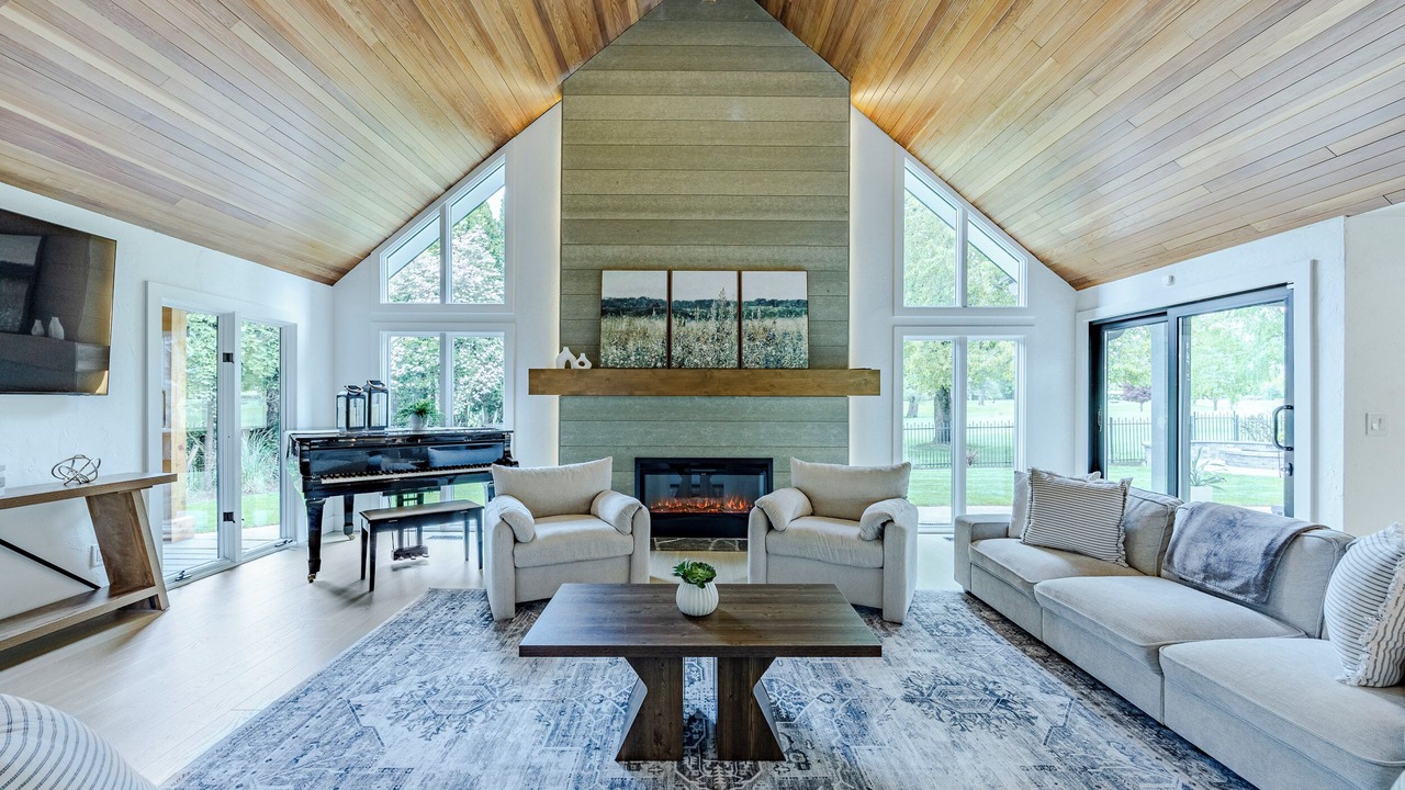 Photo of Livingroom in Cal Young