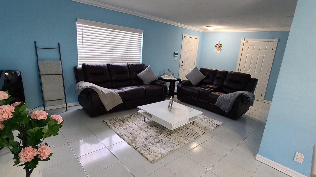 Photo of Livingroom in Coral Springs
