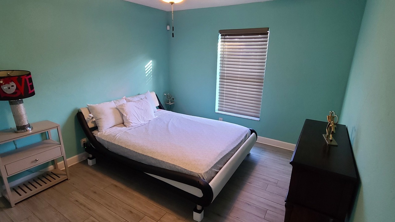 Photo of Bedroom in Coral Springs
