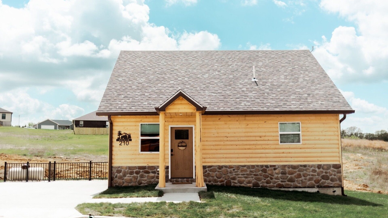 Photo of Outdoor in Linn