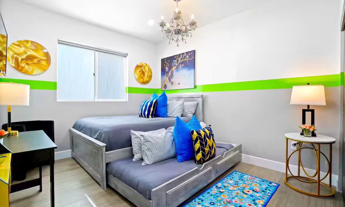 Photo of Bedroom in NoHo Arts District
