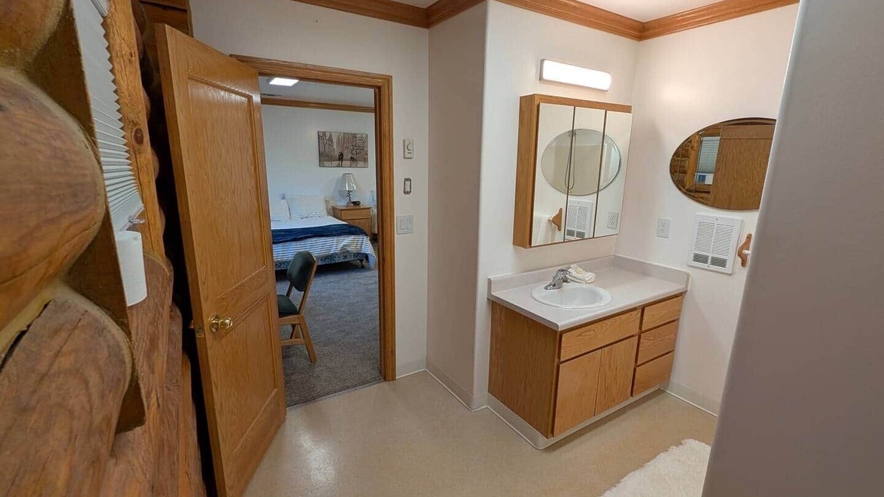 Photo of Bedroom in Hot Springs