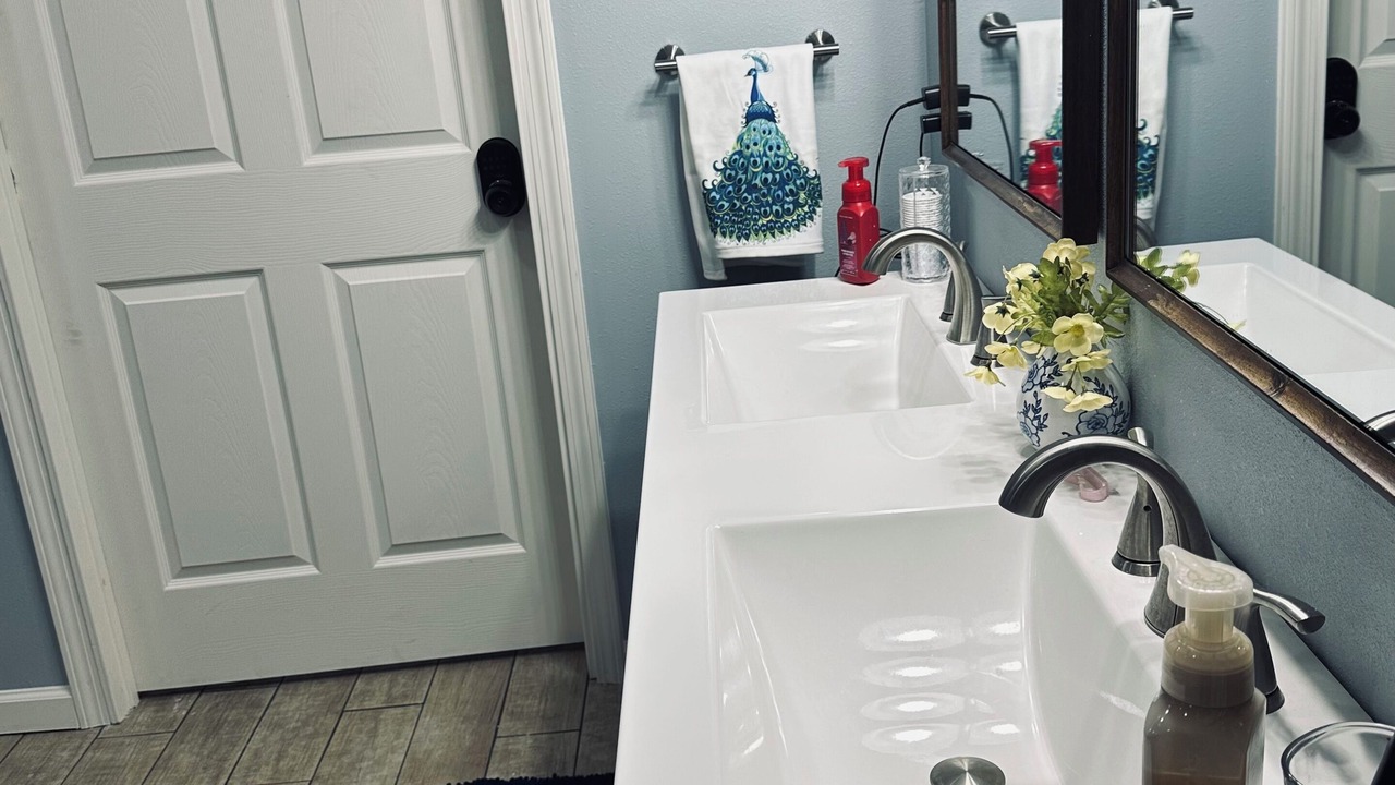 Photo of Bathroom in Cotton Gin