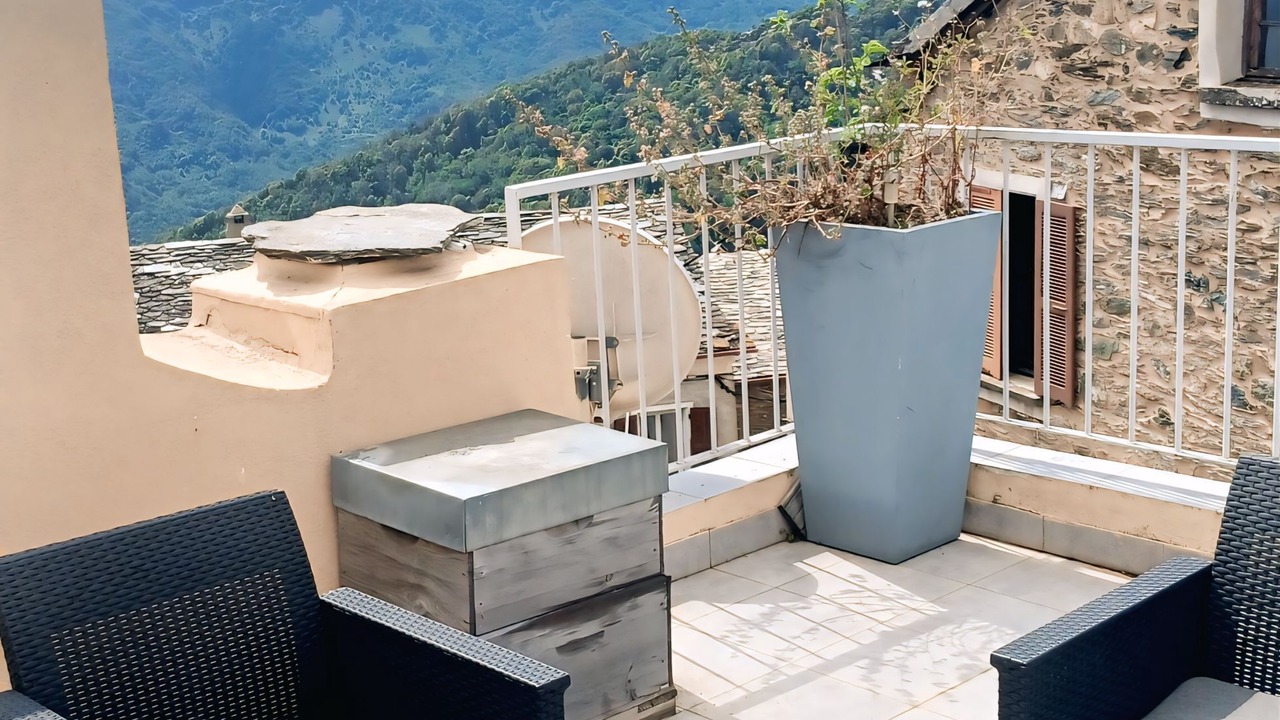 Photo of Patio Balcony in Porri