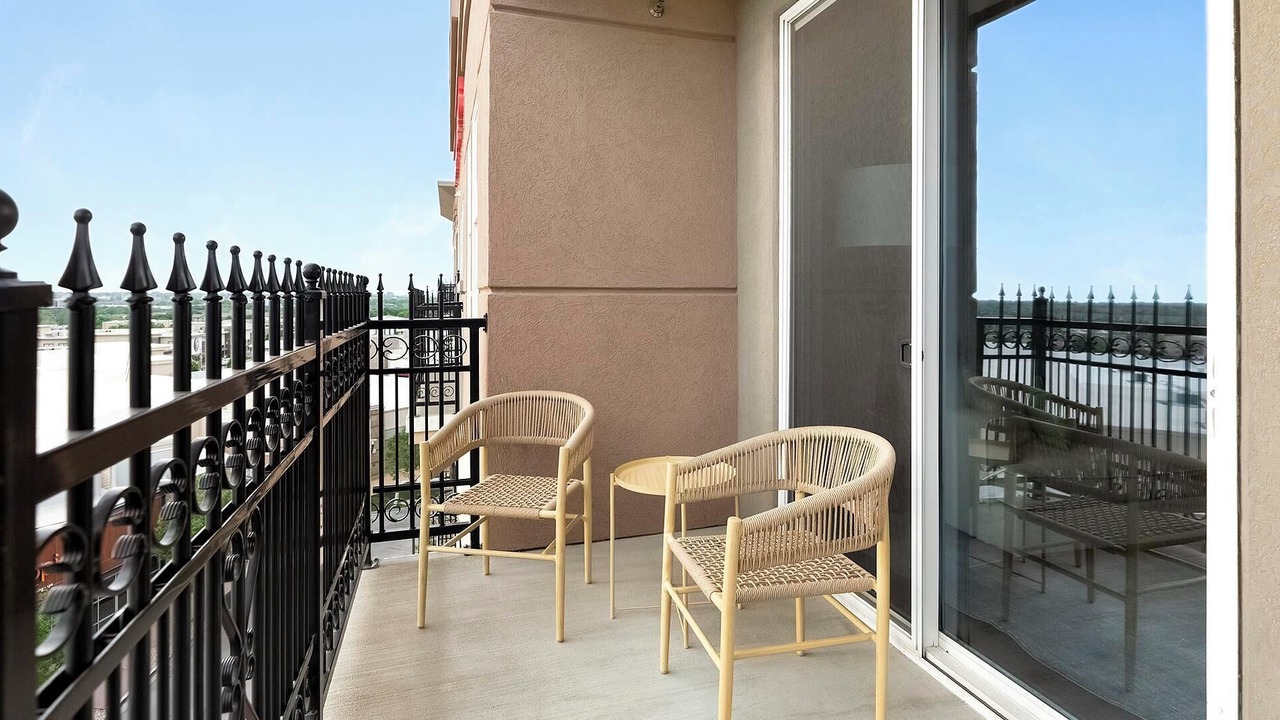 Photo of Patio Balcony in Overland Park