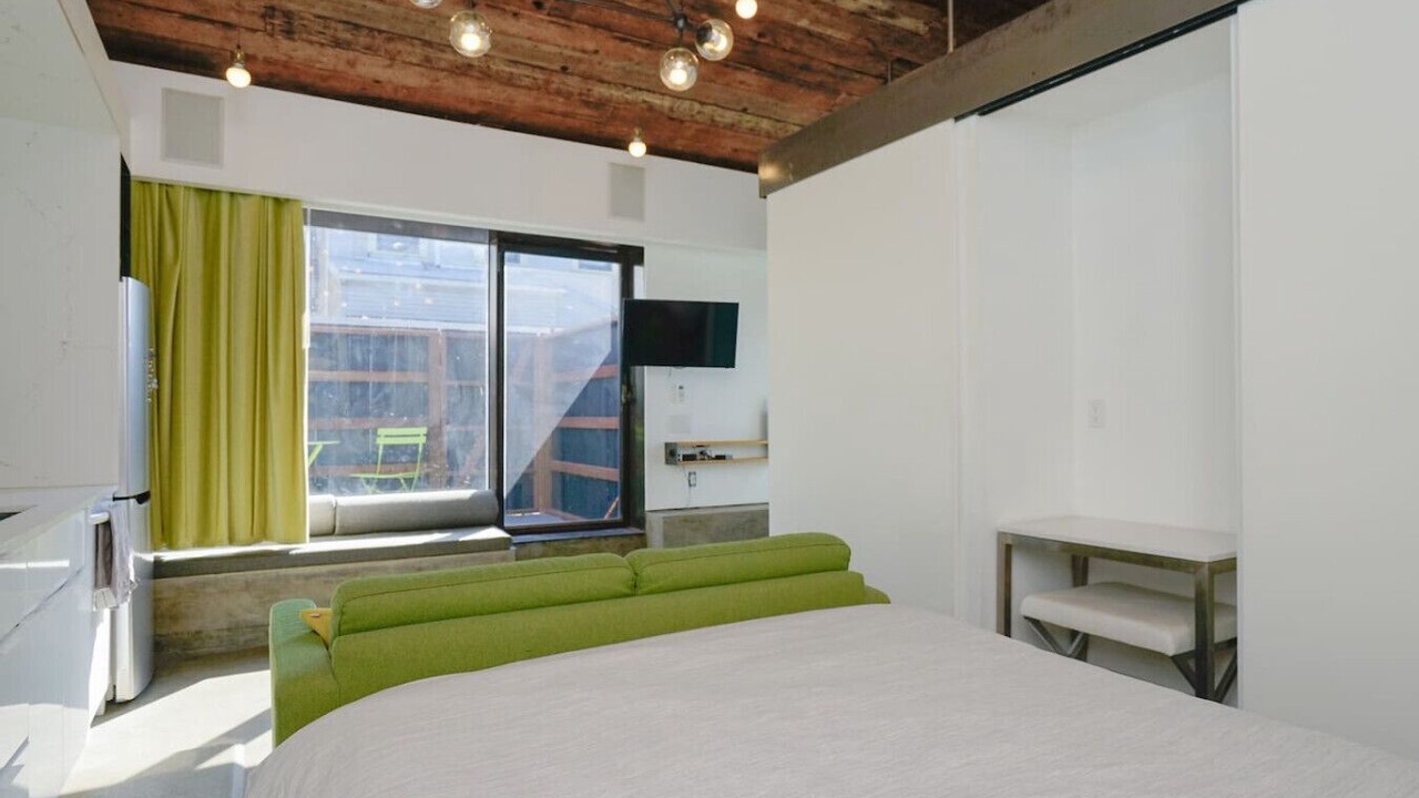 Photo of Bedroom in Piedmont Avenue