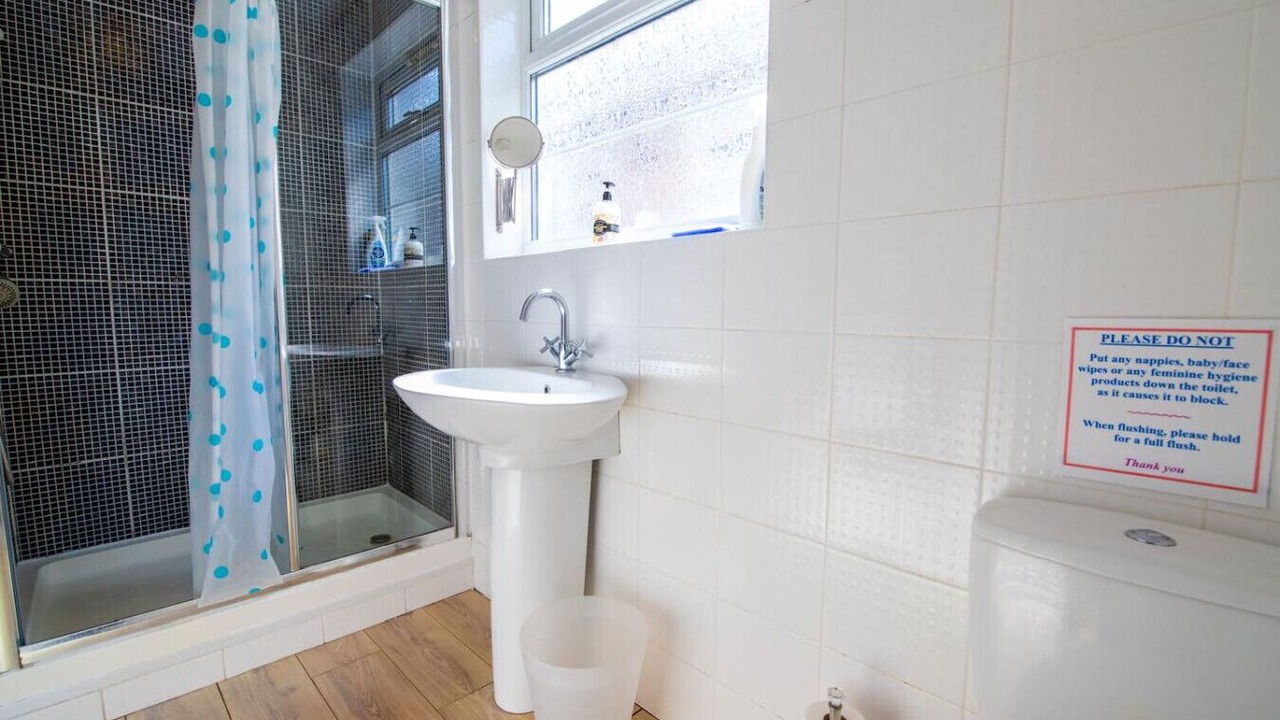 Photo of Bathroom in Lydd
