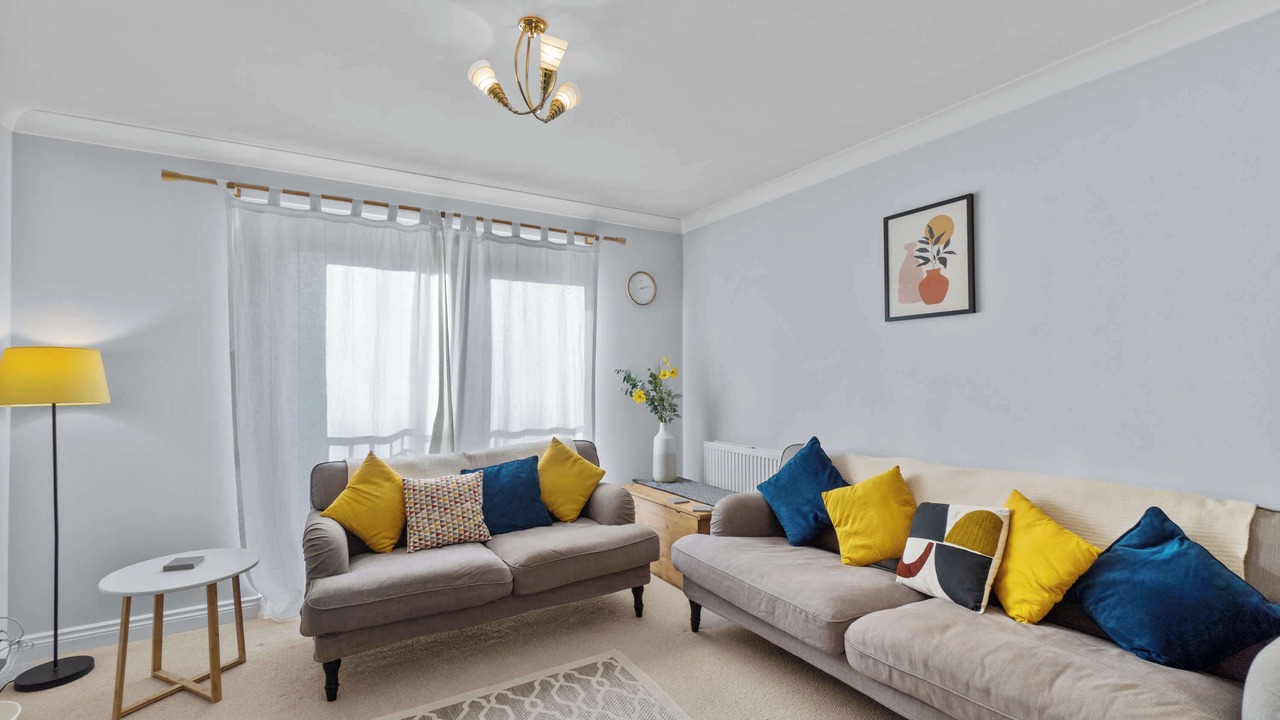 Photo of Livingroom in Exeter