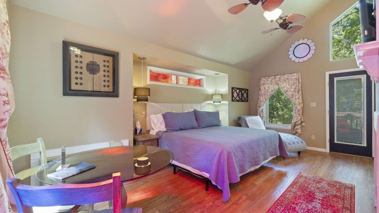 Photo of Bedroom in Eureka Springs