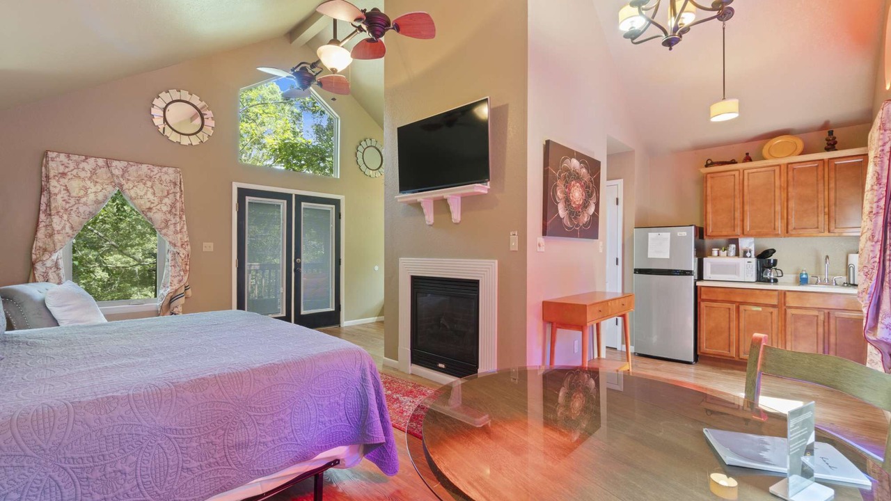 Photo of Bedroom in Eureka Springs