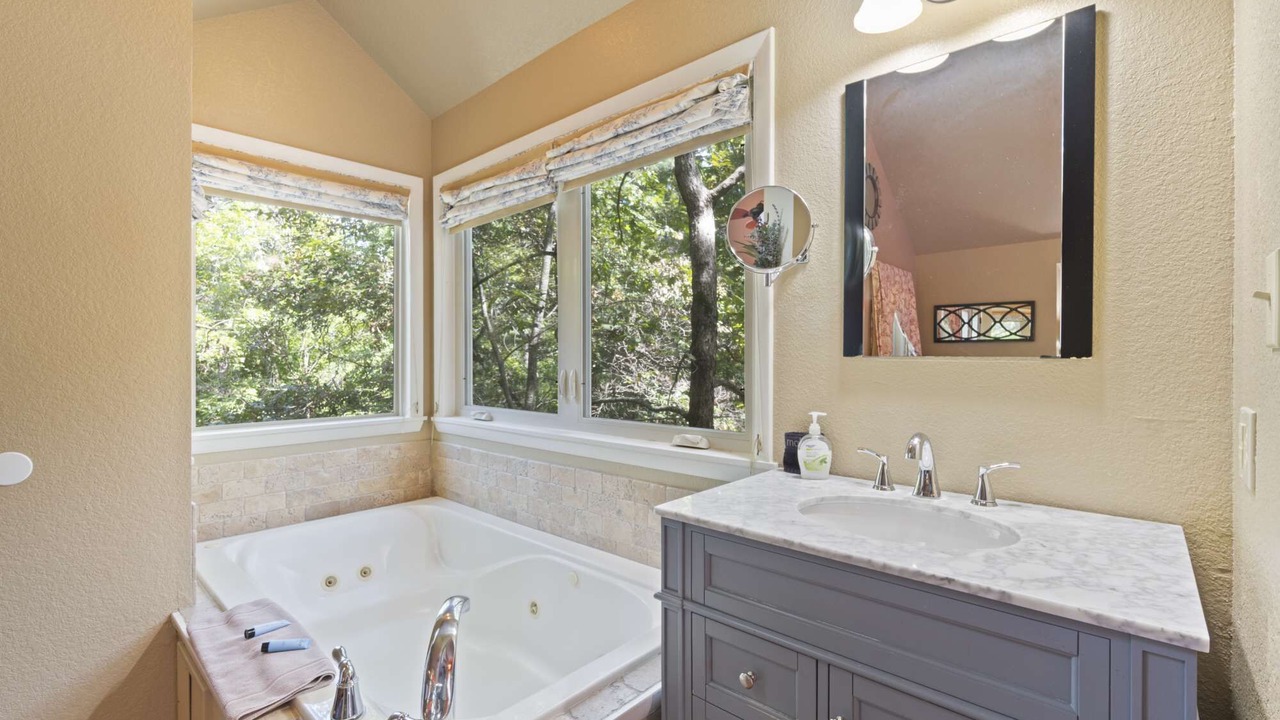 Photo of Bathroom in Eureka Springs