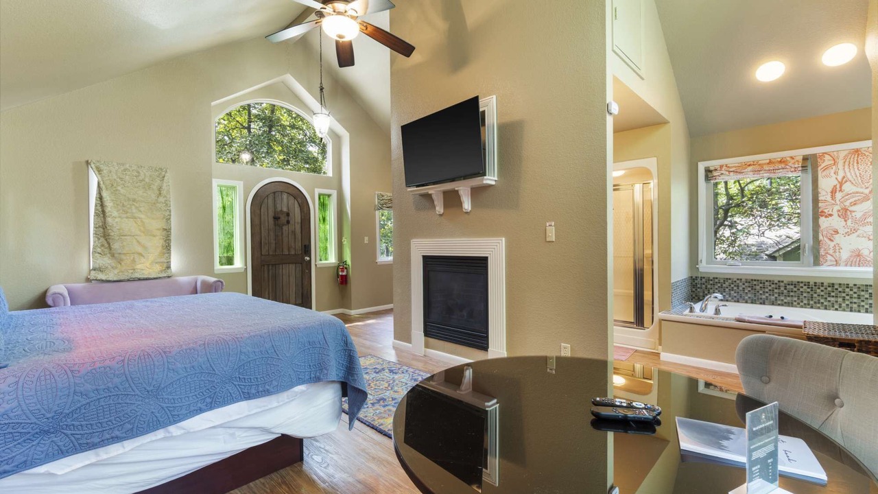 Photo of Bedroom in Eureka Springs