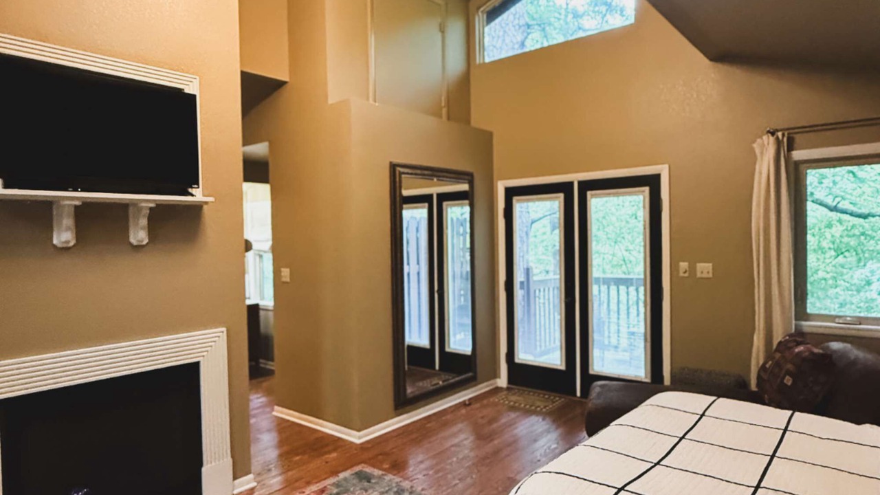 Photo of Bedroom in Eureka Springs