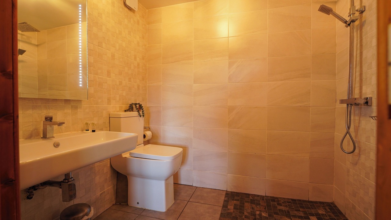 Photo of Bathroom in Margam