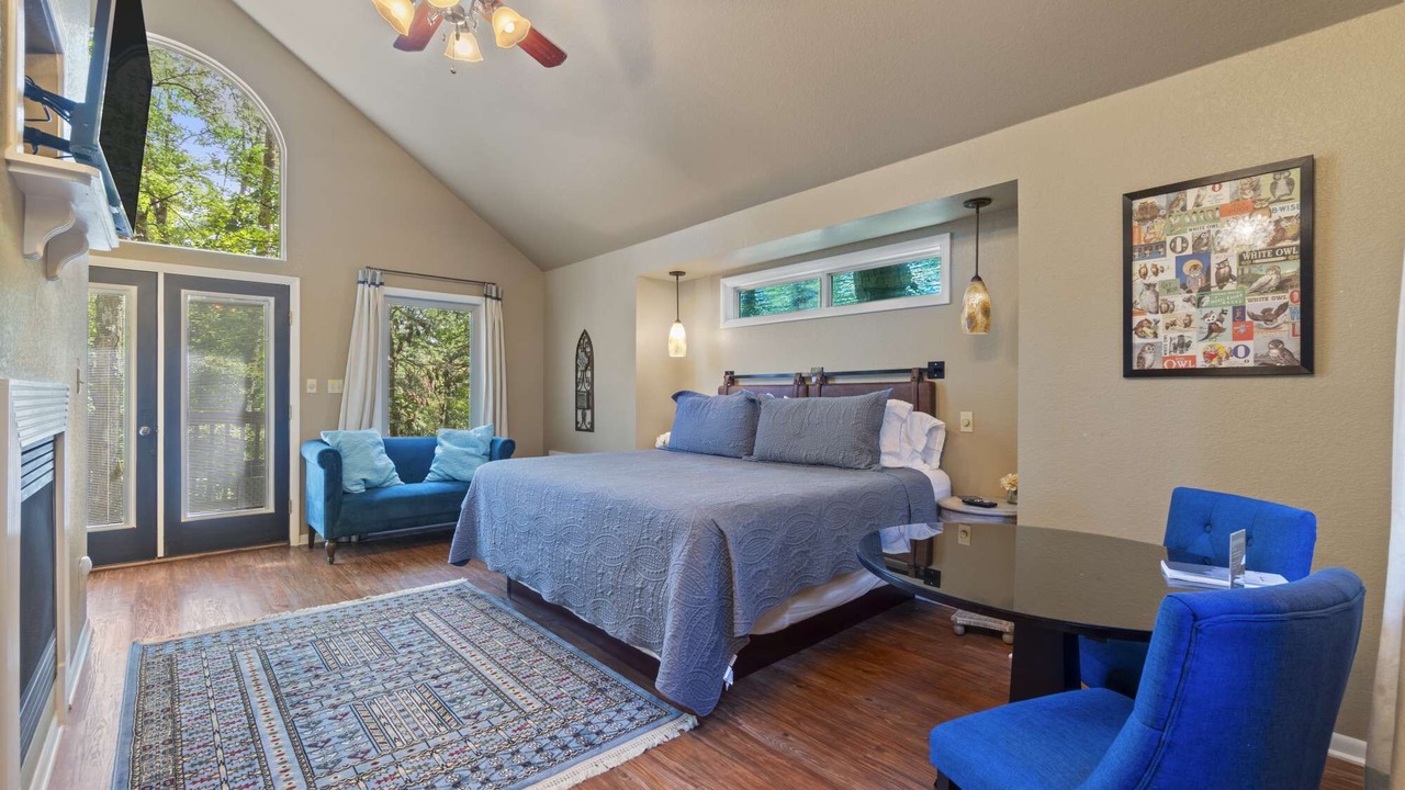 Photo of Bedroom in Eureka Springs