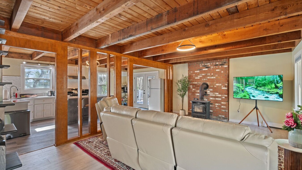 Photo of Livingroom in Wareham Center