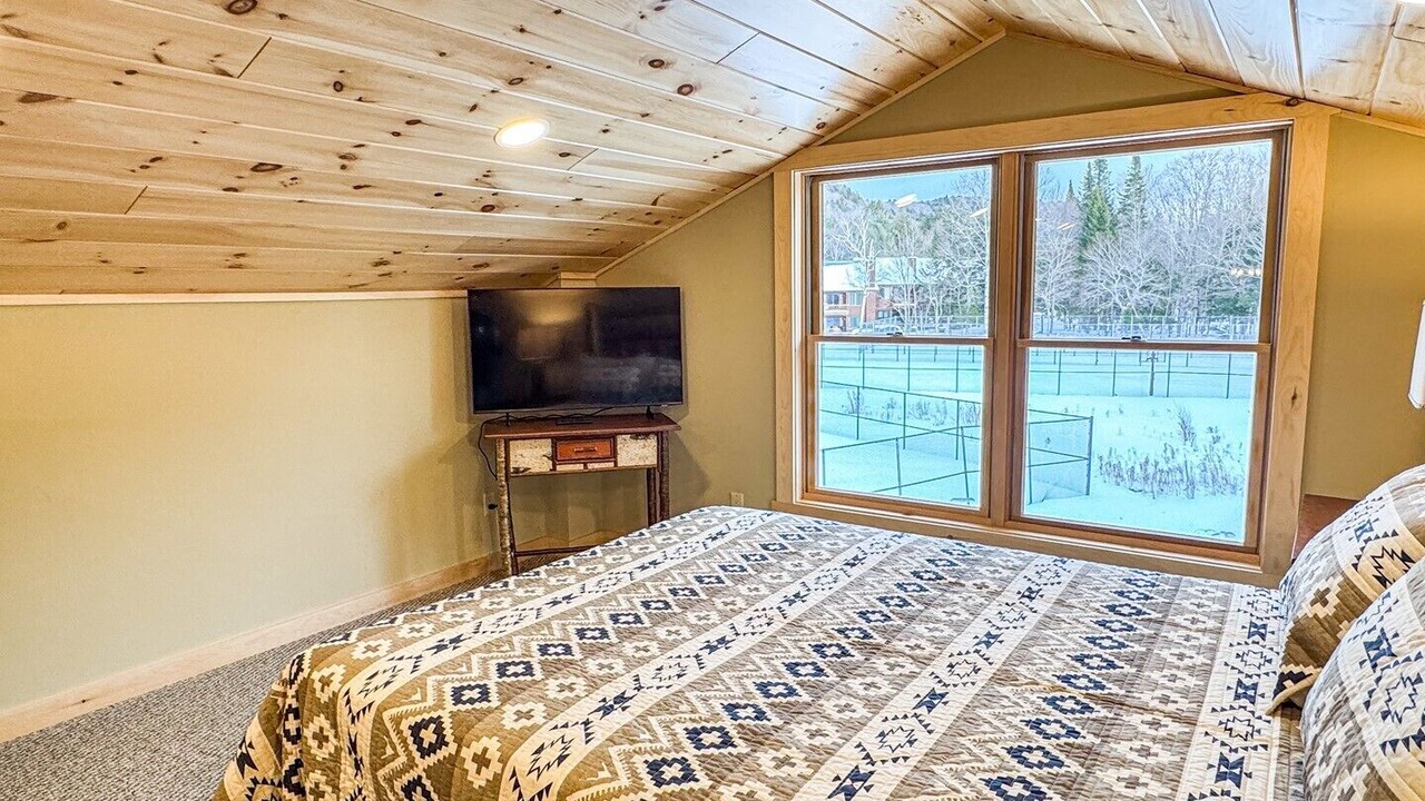 Photo of Bedroom in Inlet
