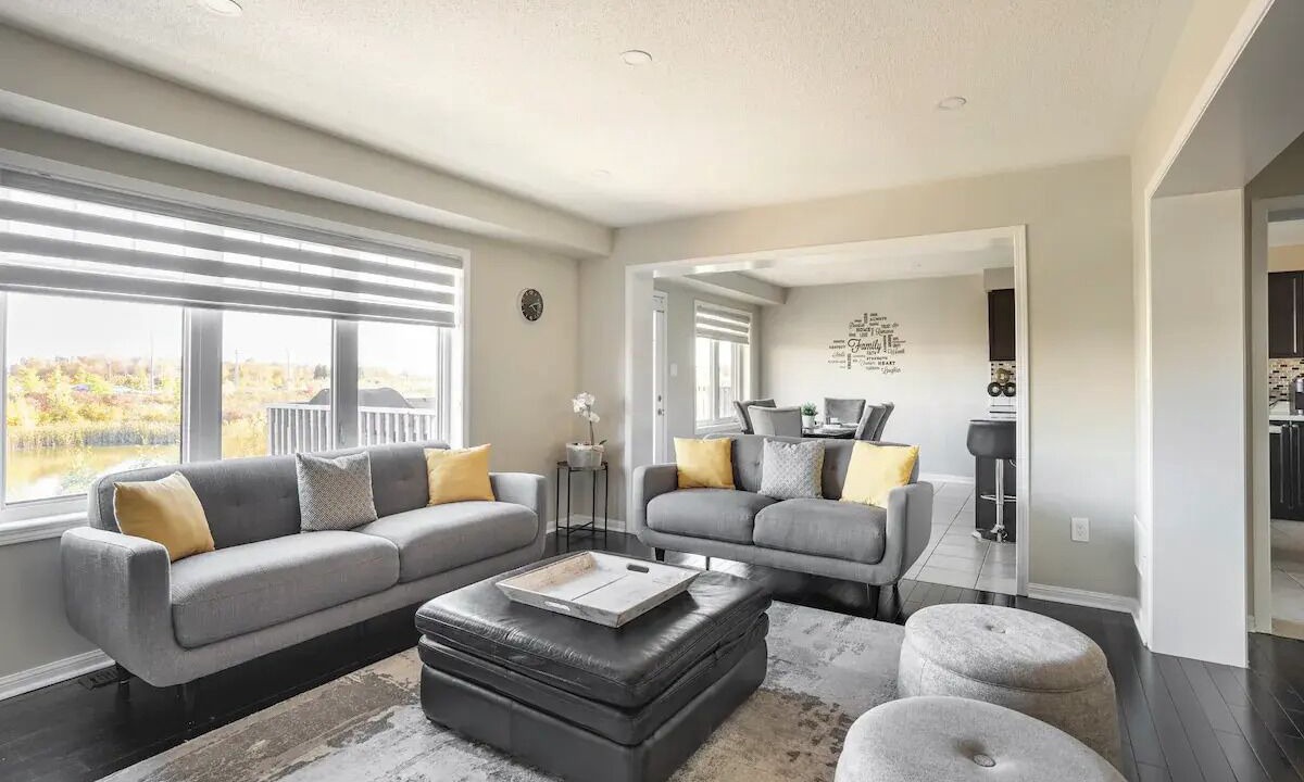Photo of Livingroom in Mount Pleasant