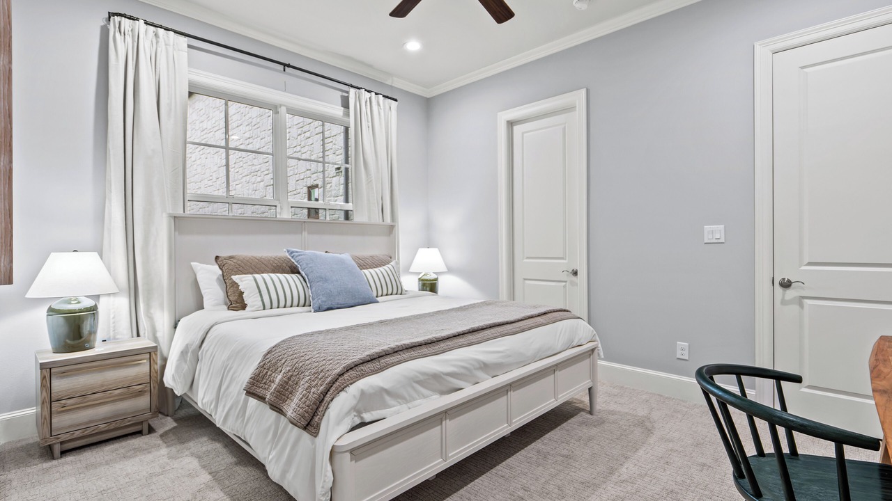Photo of Bedroom in Lake Highlands