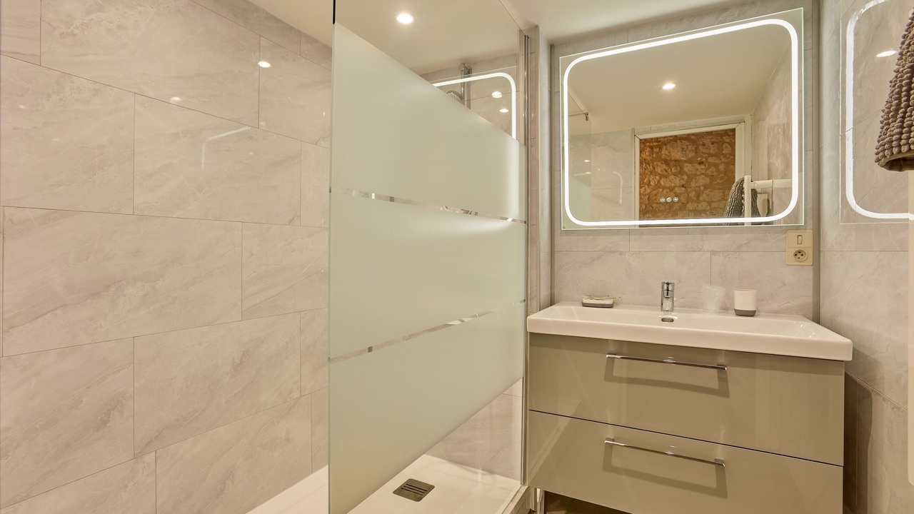 Photo of Bathroom in Thenac