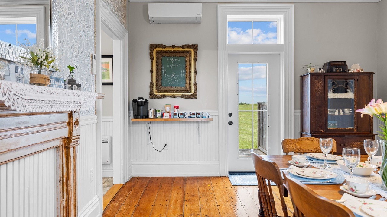 Photo of Livingroom in French River