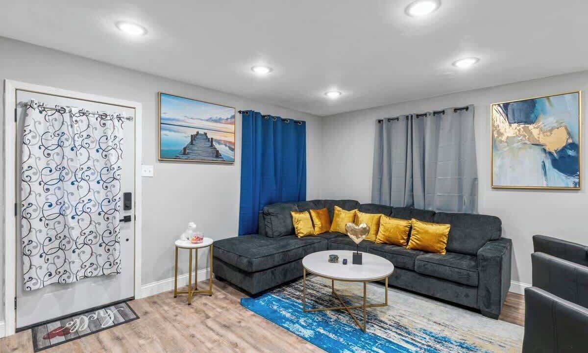 Photo of Livingroom in Richmond Heights