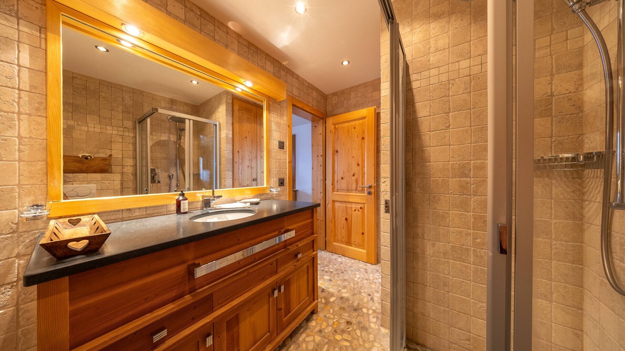 Photo of Bathroom in Saint-Pierre-de-Clages