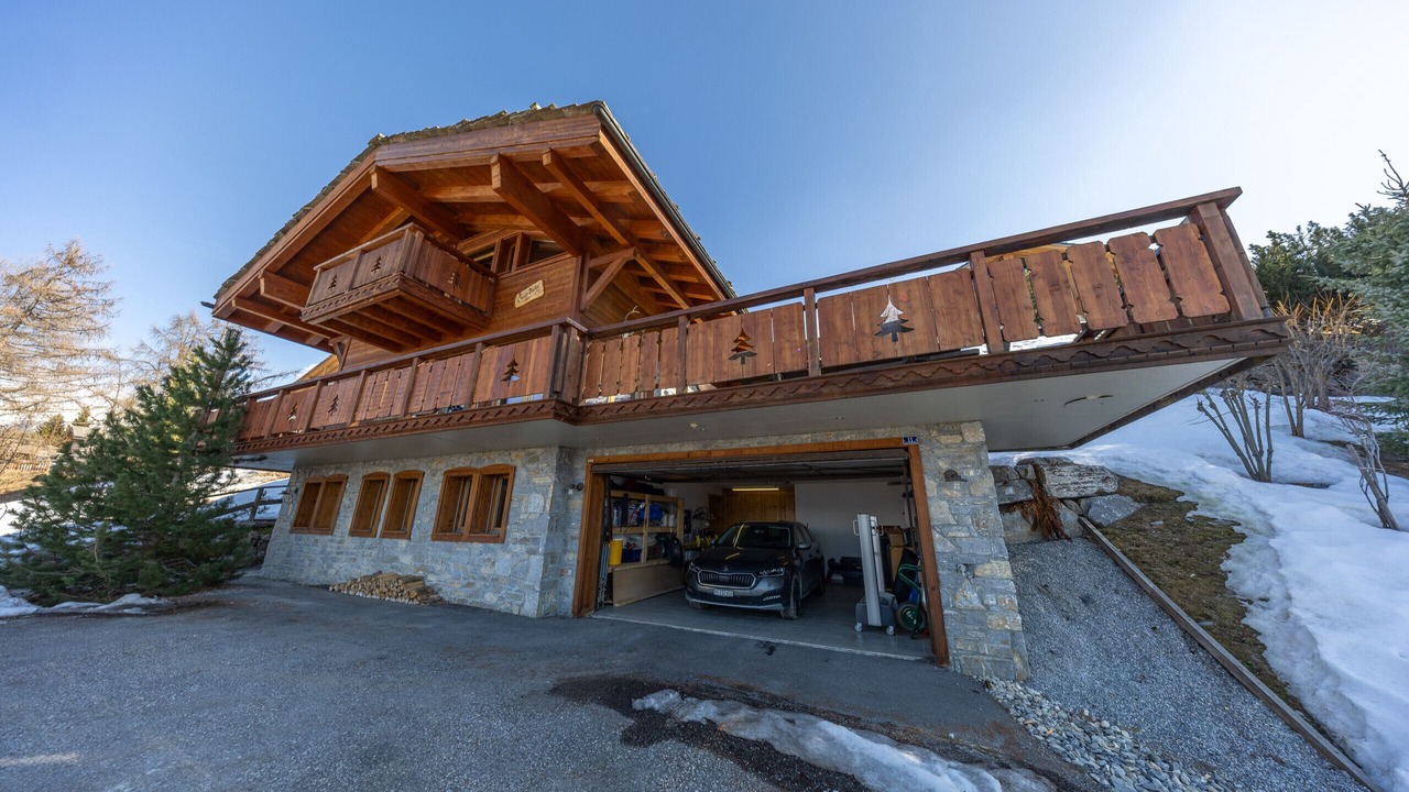 Photo of Outdoor in Saint-Pierre-de-Clages