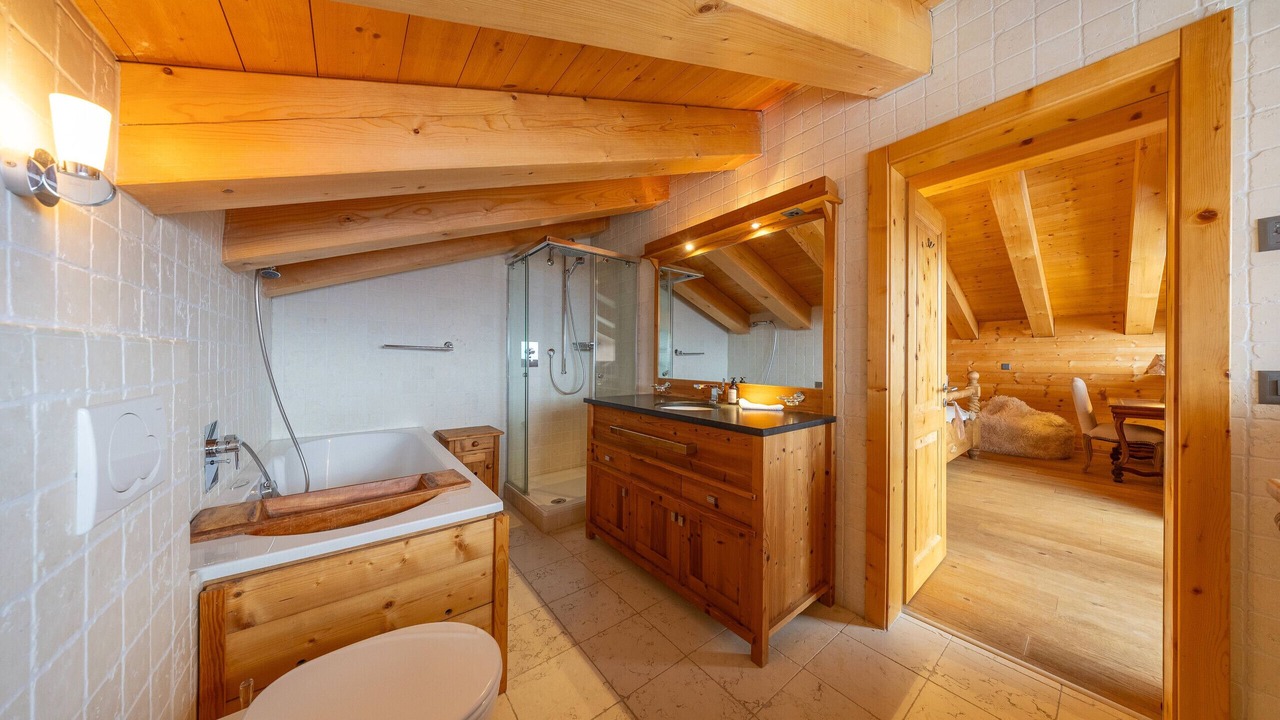 Photo of Bathroom in Saint-Pierre-de-Clages