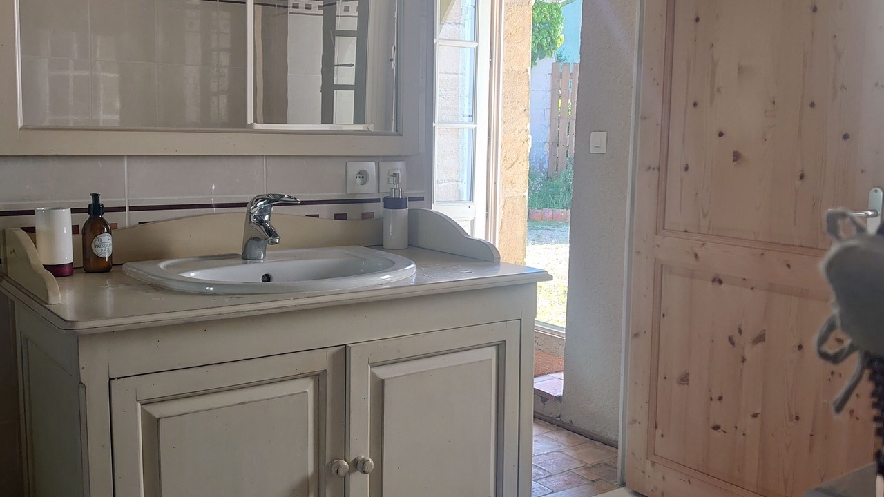 Photo of Bathroom in Saint-Macaire-du-Bois