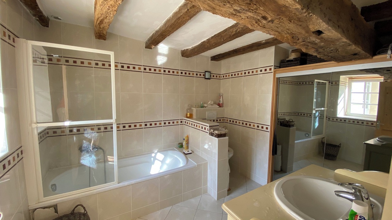 Photo of Bathroom in Saint-Macaire-du-Bois