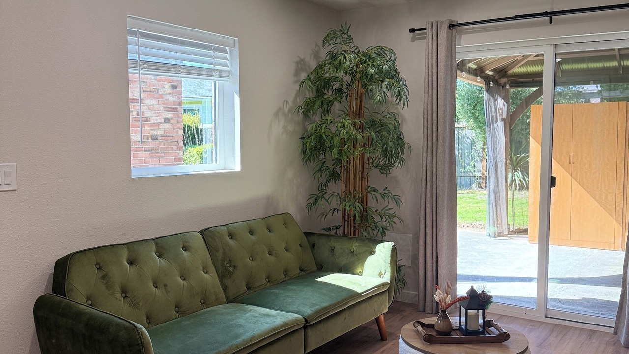 Photo of Livingroom in Broadview