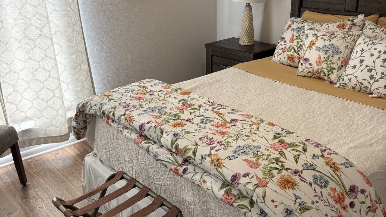 Photo of Bedroom in Lake Hamilton