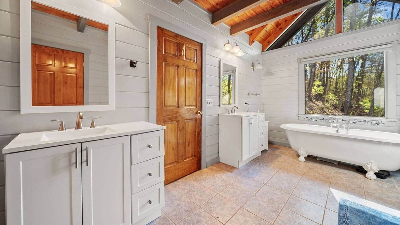 Photo of Bathroom in Waleska