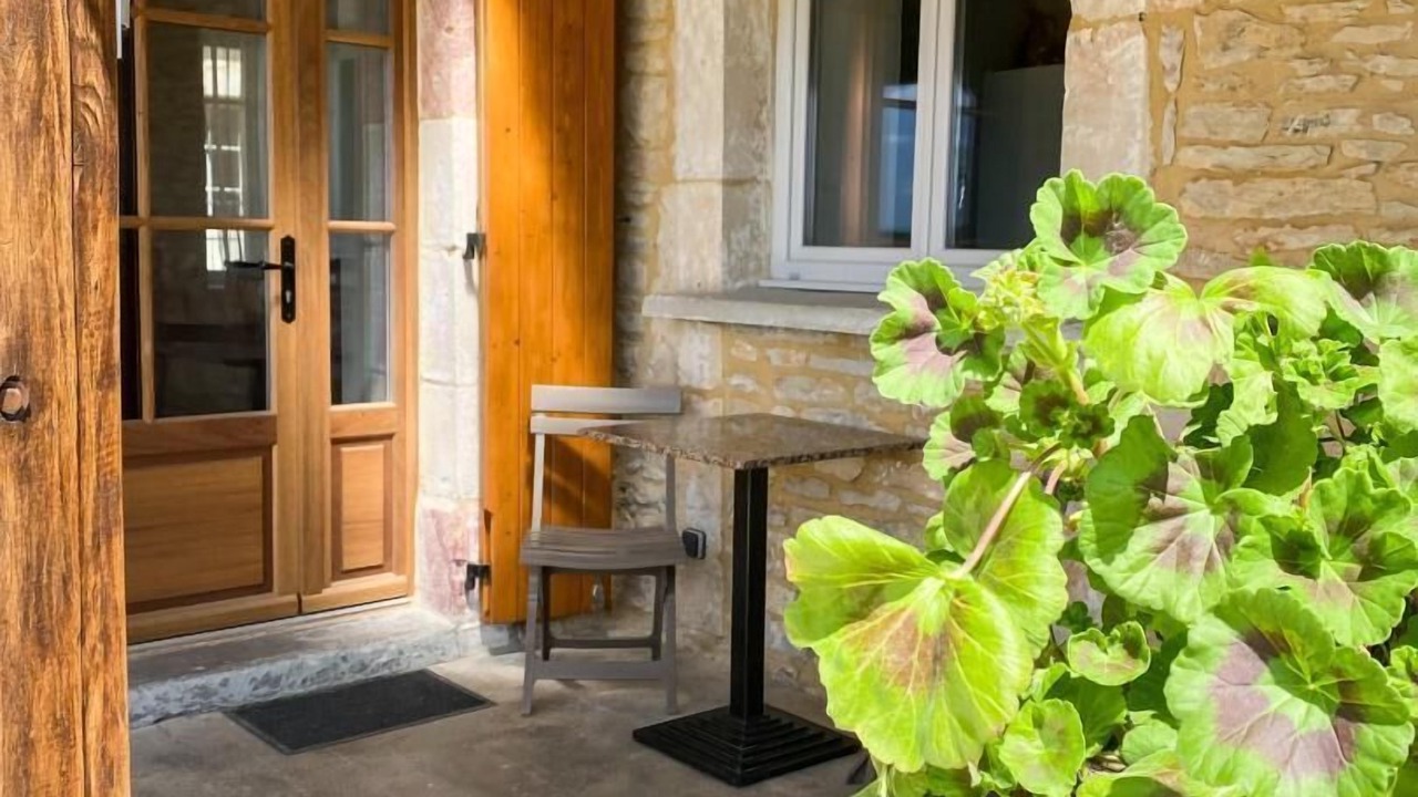 Photo of Outdoor in Thedirac