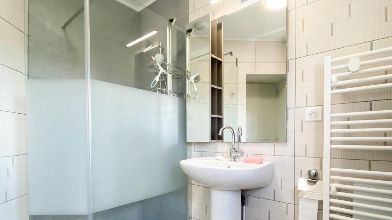 Photo of Bathroom in Thedirac