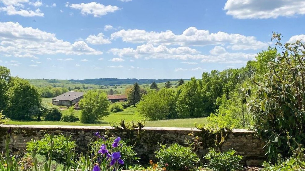 Photo of Outdoor in Thedirac